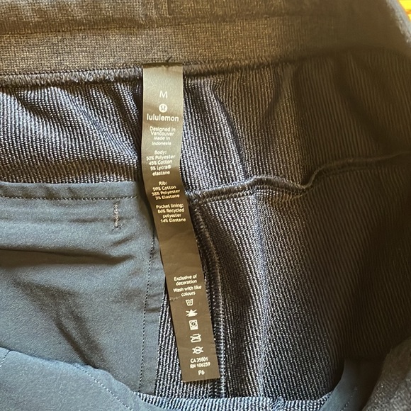 Lululemon City Sweat 9” inseam short, size M, navy. Like new condition. - Picture 2 of 7